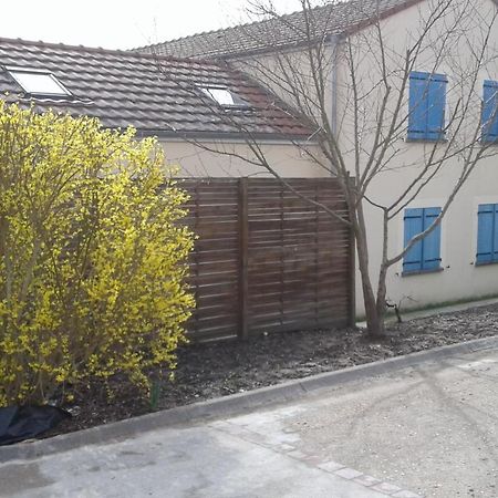 Les Champs Cernoy-en-Berry Exterior foto